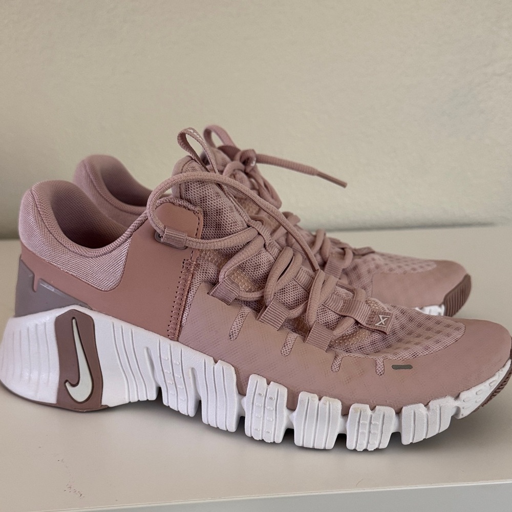 Nike metcon Women's Dusty Pink Sneakers